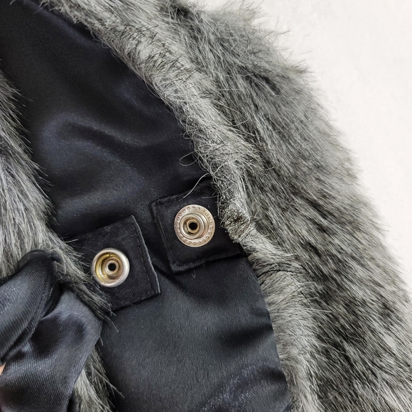 Oshkosh Faux Fur Vest With Bow Sz 2T - Picture 6 of 9